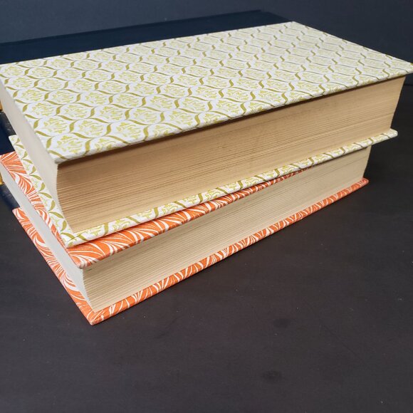 2 Beautiful Orange and lime Green Readers Digest Vintage HB Books Riser Decor - Picture 3 of 7